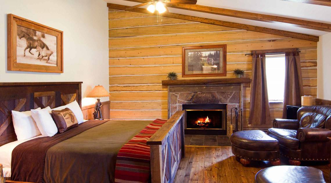 river-north-king-bed-fireplace