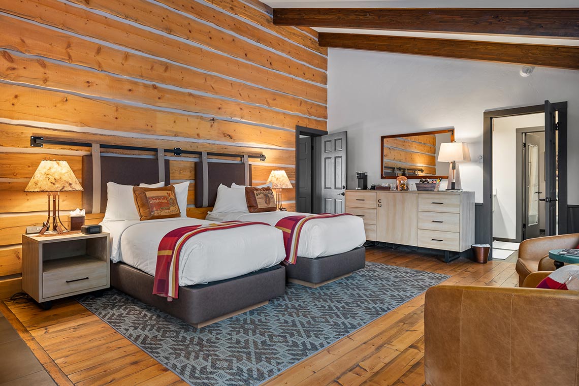 Roundup D2, with twin beds and adjoining door to C2 open