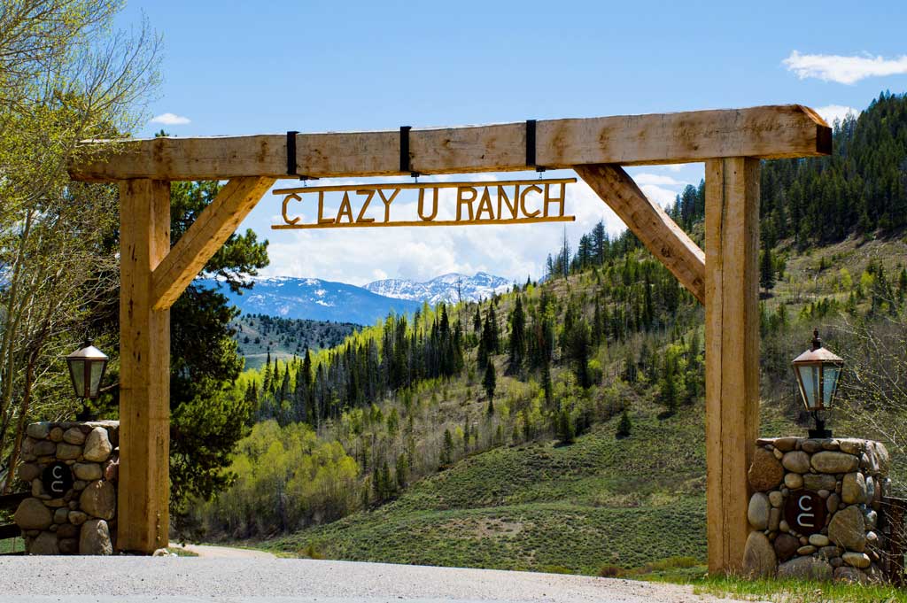 c lazy u ranch entry way