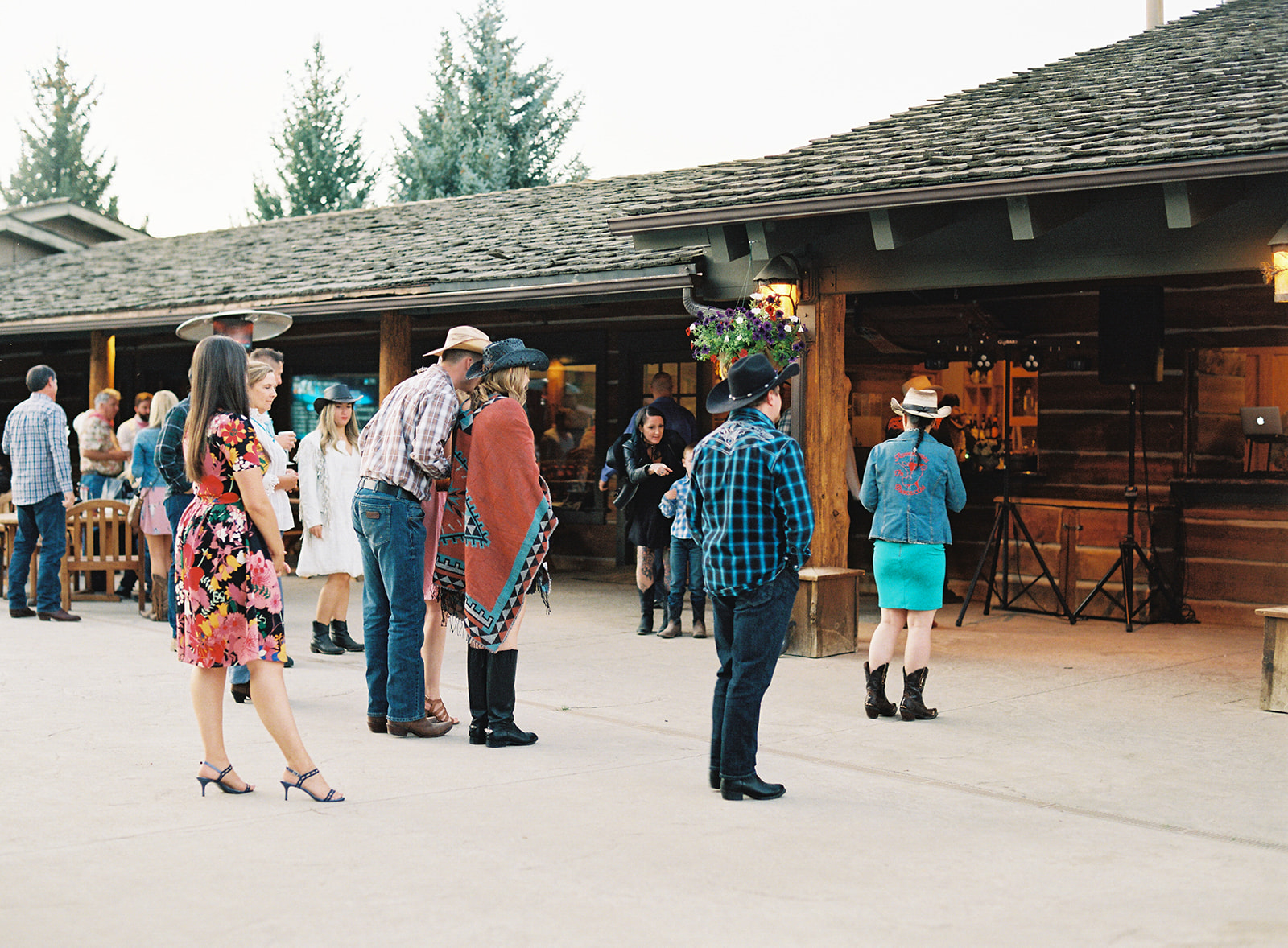 5 Unique Wedding Rehearsal Dinner Ideas