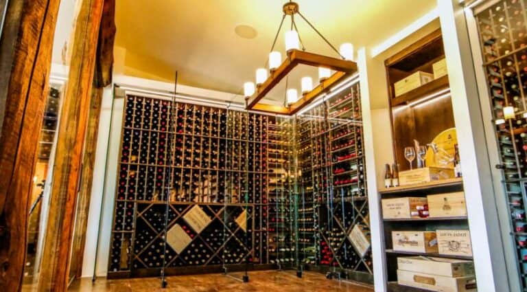 Adega wine room