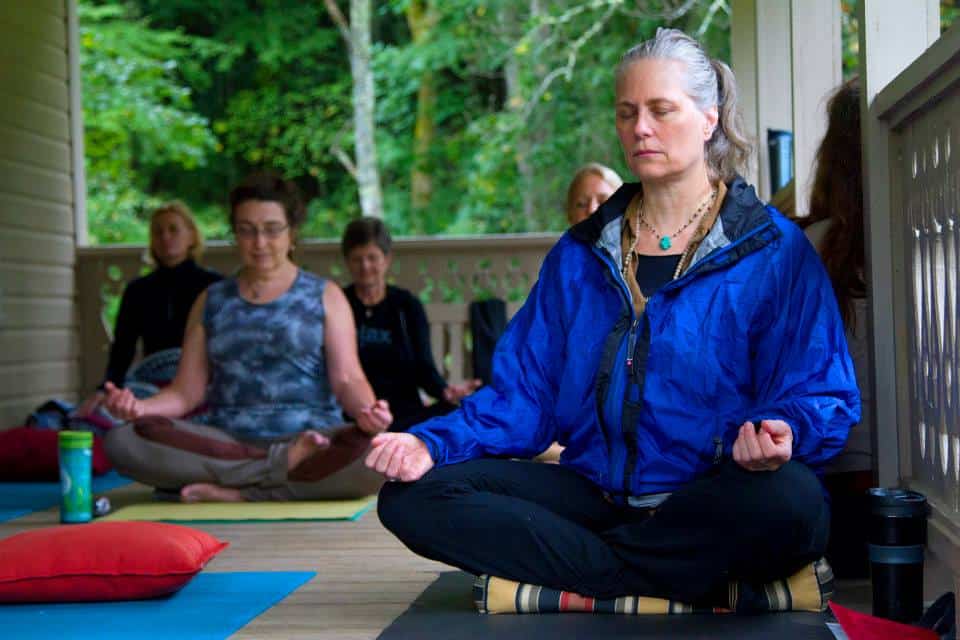 women retreat meditation